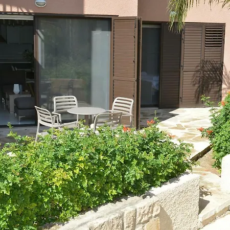 Aphrodite Gardens #1 Апартаменты
